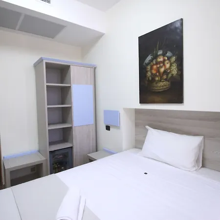 Hotel Fly