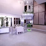 Hotel Fly