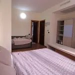 Hotel Fly