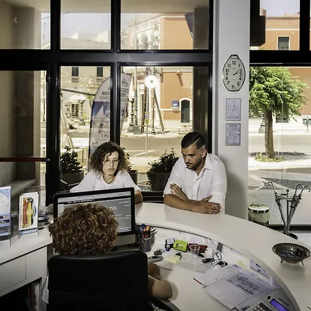 Fly Ξενοδοχείο 4*