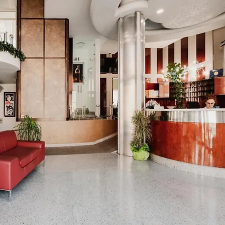 Hotel Fly