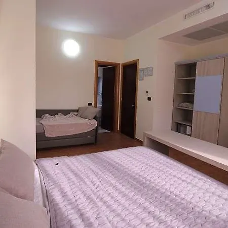 Otel Fly
